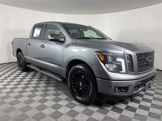 Used 2018 Nissan Titan SL w/ Midnight Edition RWD image 2
