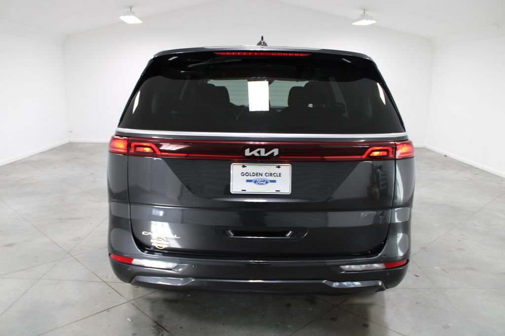 Used 2024 Kia Carnival LX image 8