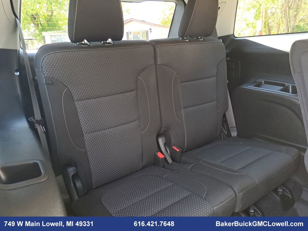 Used 2023 GMC Acadia SLE w/ Driver Convenience Package image 12