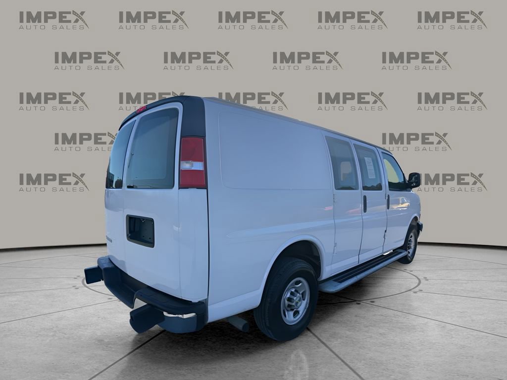 Used 2024 Chevrolet Express 2500 w/ Driver Convenience Package RWD image 5