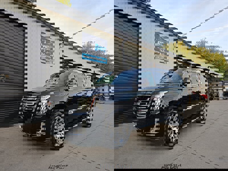 Used 2015 Cadillac Escalade Luxury AWD/4WD image 1