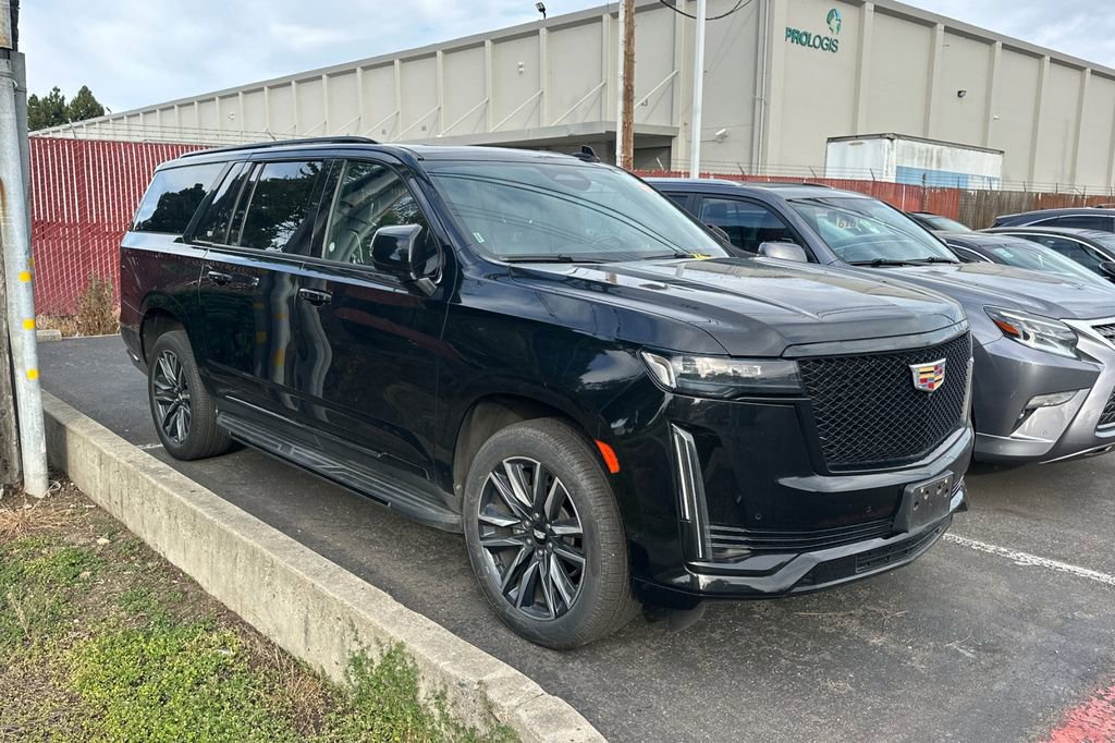 Used 2022 Cadillac Escalade ESV Sport AWD/4WD image 2