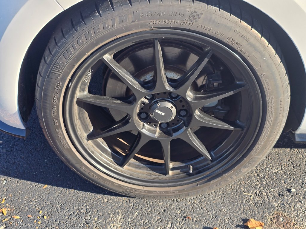 Used 2018 Volkswagen Golf R 4-Door AWD/4WD image 9