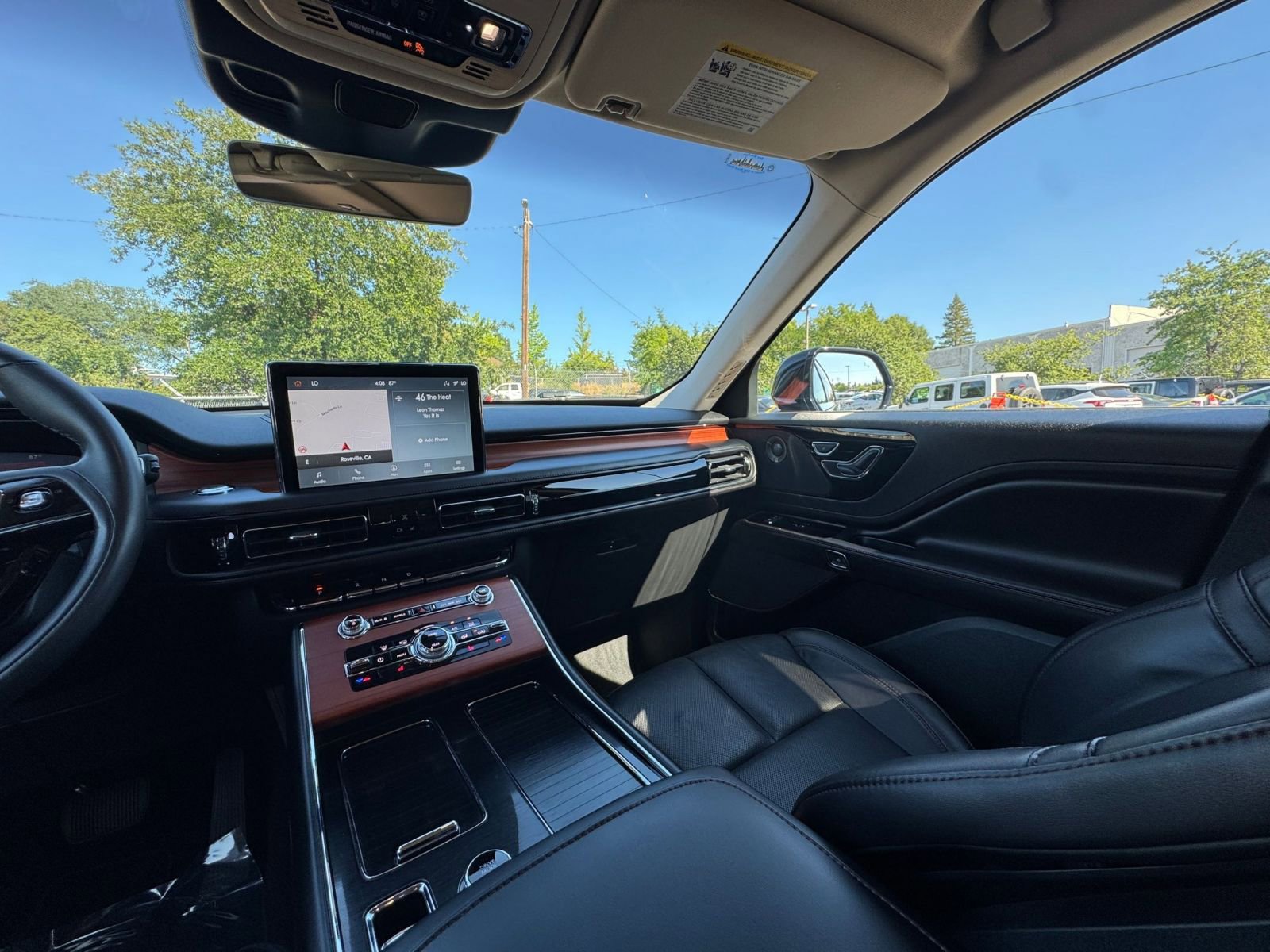 Used 2024 Lincoln Aviator Reserve image 40