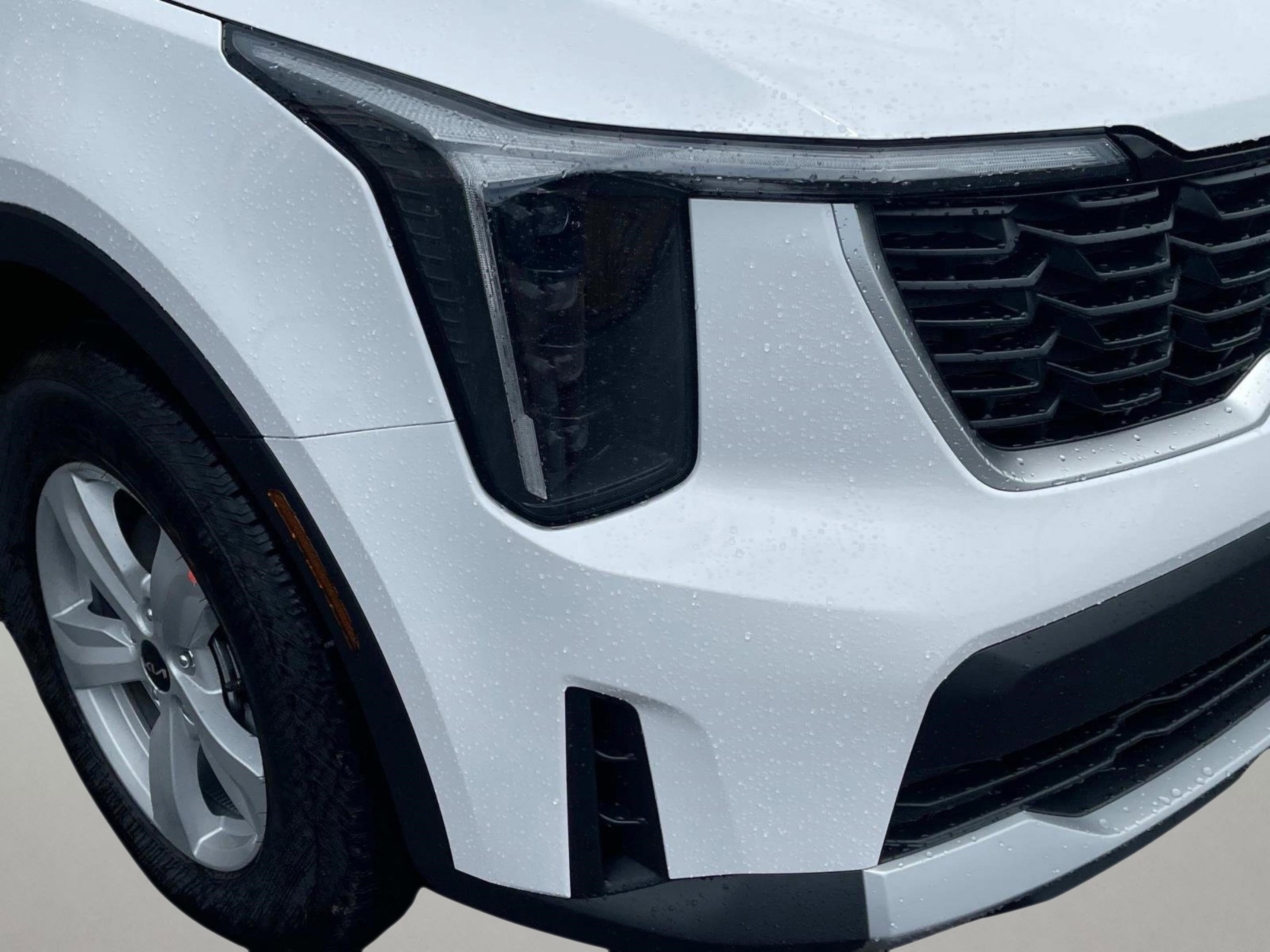 New 2025 Kia Sorento LX image 9