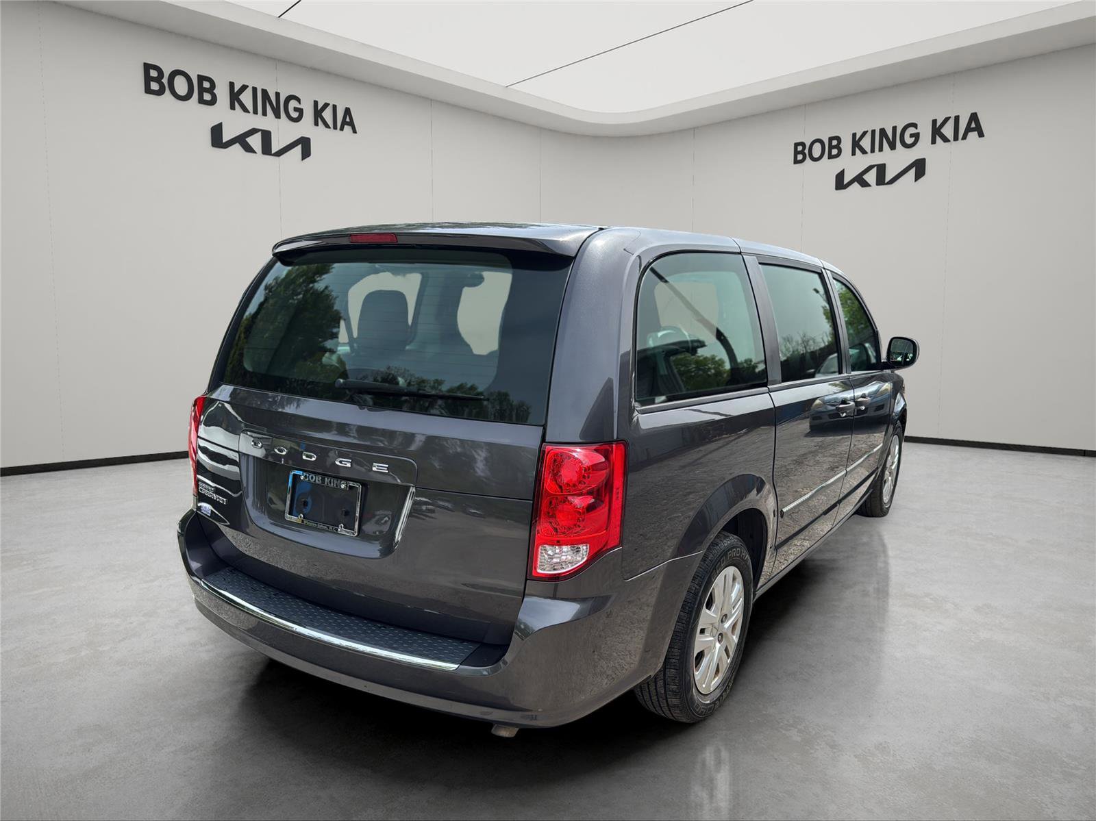 Used 2015 Dodge Grand Caravan American Value Package FWD image 5