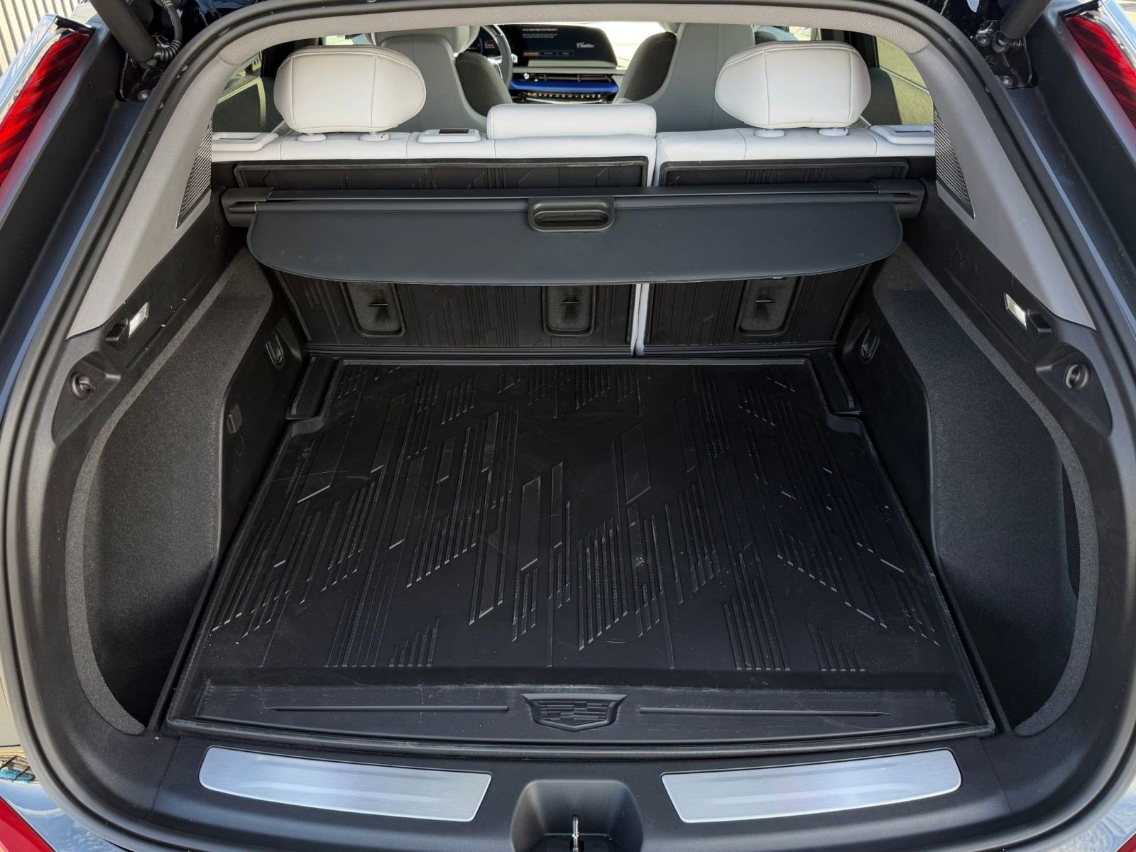 New 2026 Cadillac Optiq Luxury 1 image 19