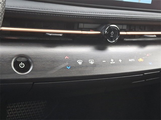 Used 2025 Nissan Ariya EVOLVE+ e-4ORCE image 16