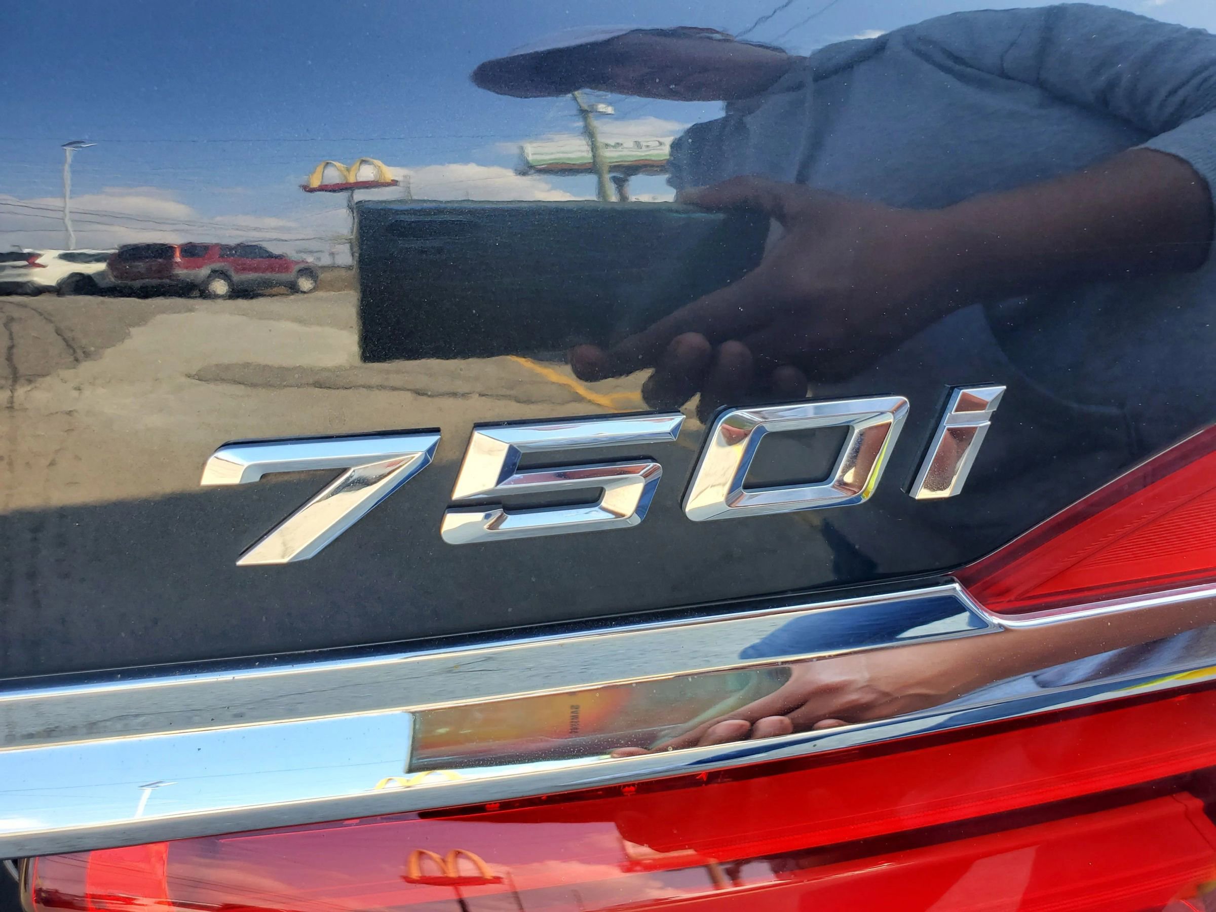 Used 2018 BMW 750i xDrive image 11