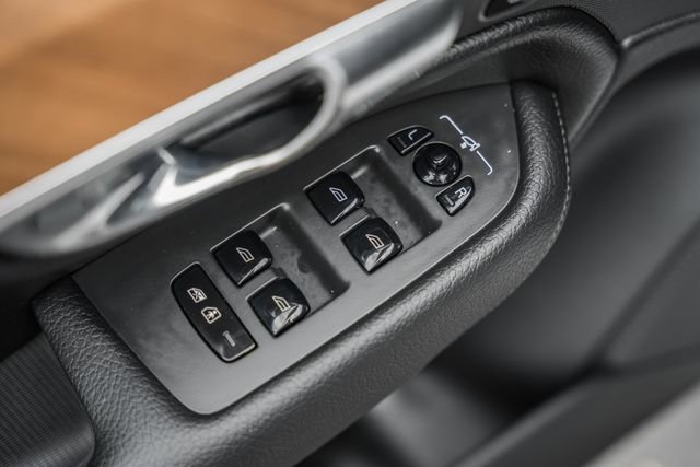 Used 2022 Volvo XC90 T6 Momentum w/ Advanced Package image 41