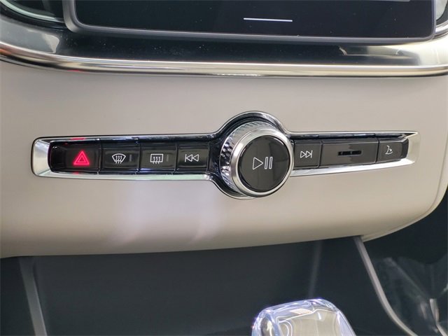 New 2026 Volvo XC90 B6 Ultra w/ Protection Package image 18