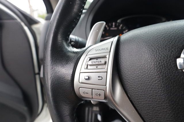 Used 2017 Nissan Altima 2.5 SR w/ Interior Lighting Package image 14