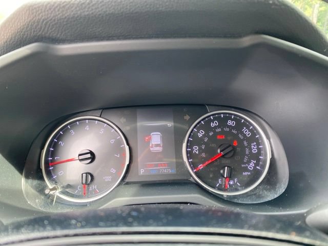 Used 2021 Toyota RAV4 LE FWD image 8