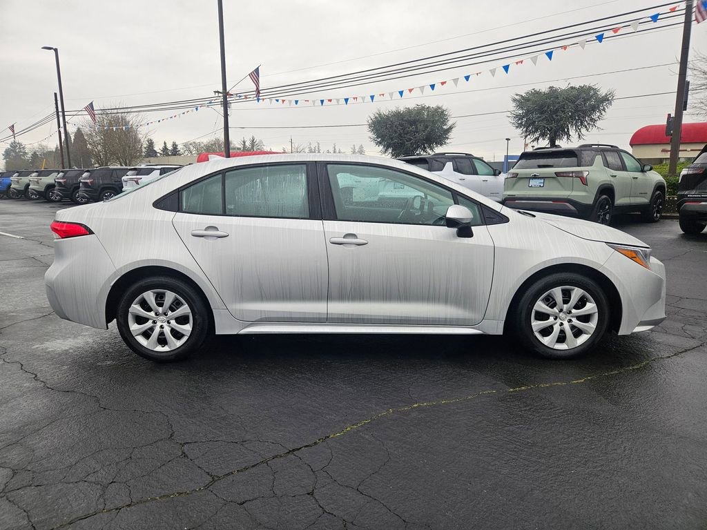 Used 2025 Toyota Corolla LE image 7