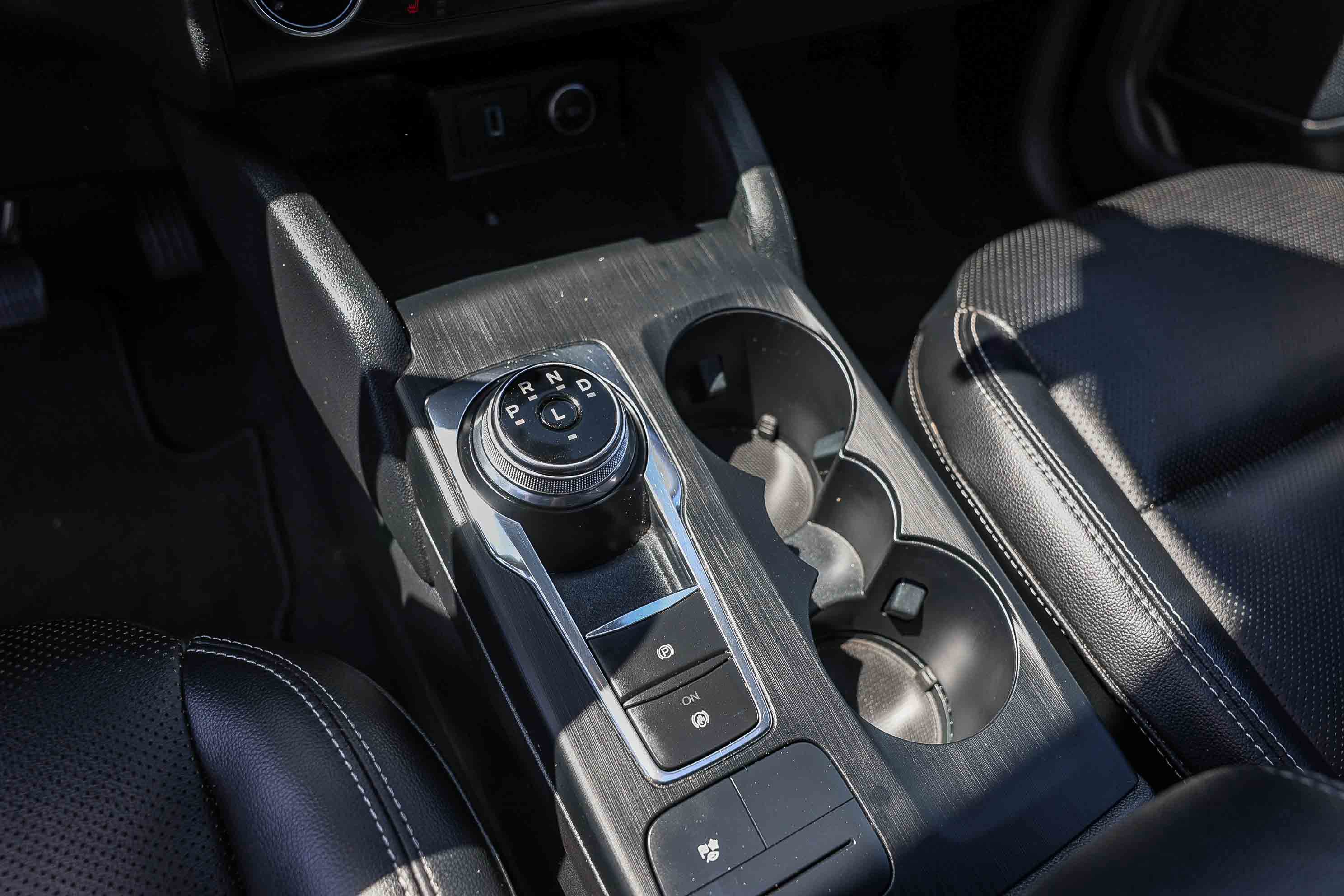 Used 2020 Ford Escape SE Sport image 15