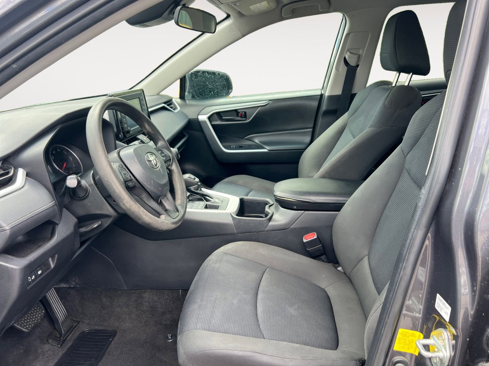 Used 2022 Toyota RAV4 LE AWD/4WD image 9
