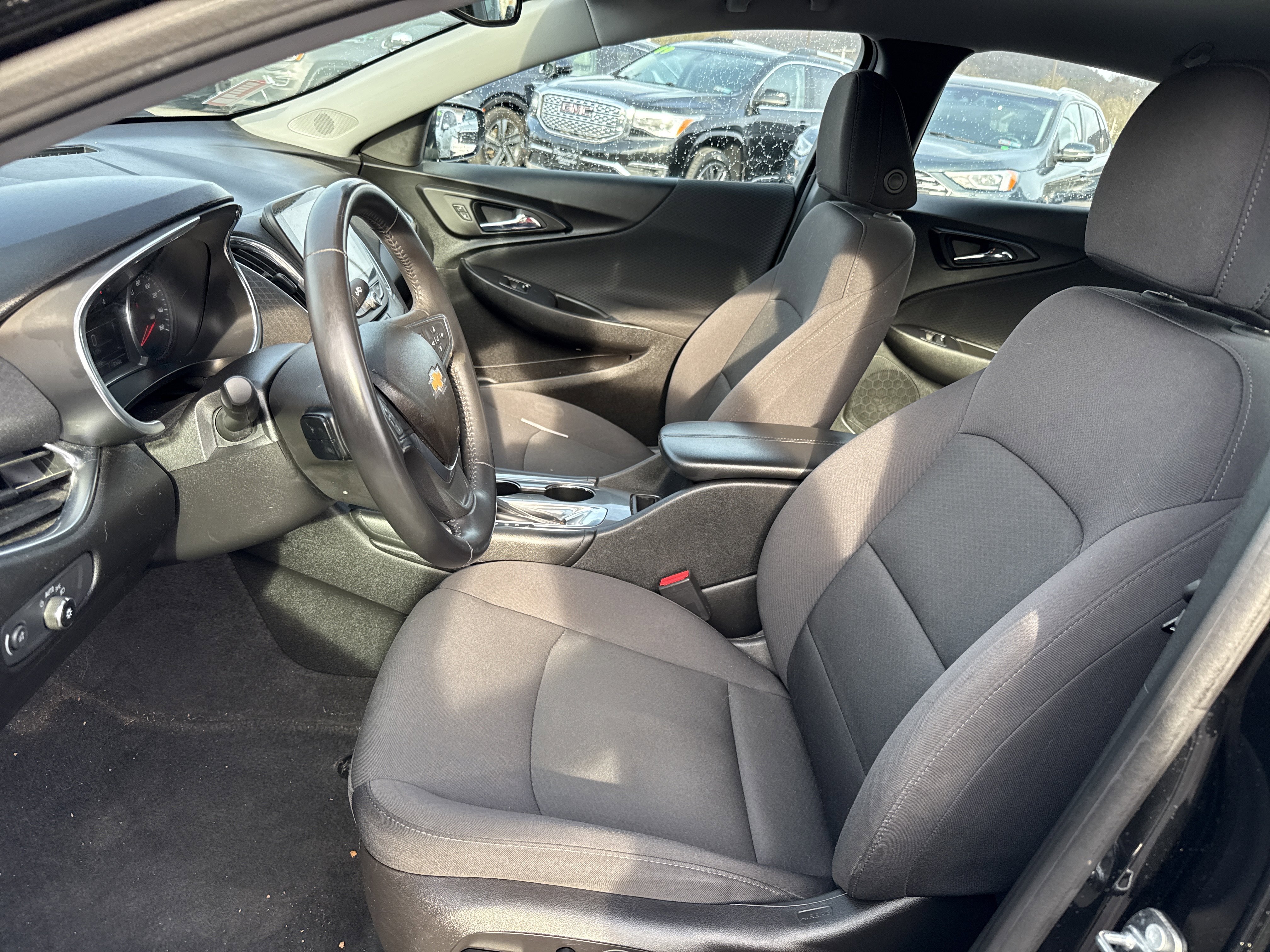 Used 2017 Chevrolet Malibu LT image 11