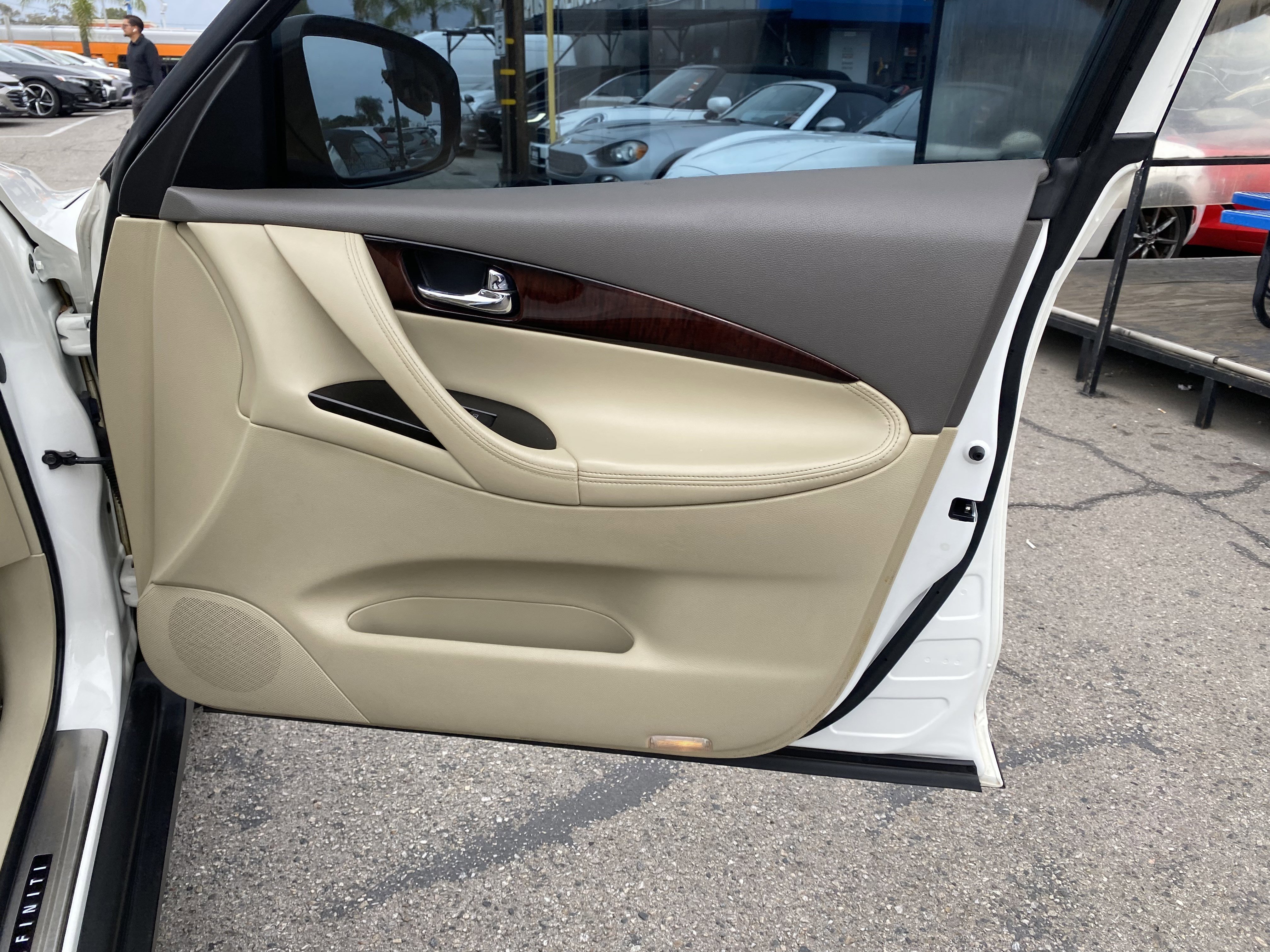 Used 2012 INFINITI EX35 Journey w/ Premium Pkg image 21