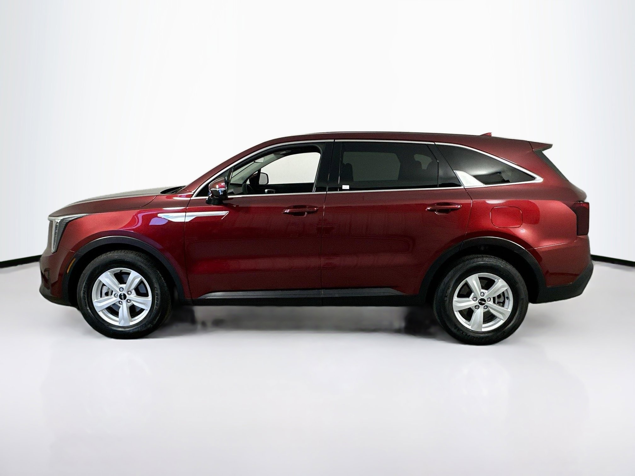 Used 2025 Kia Sorento LX image 8