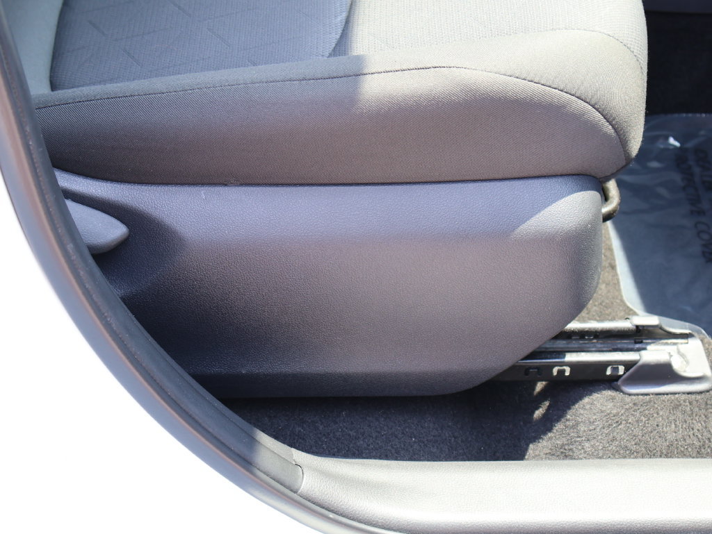 Used 2025 Toyota RAV4 XLE AWD/4WD image 9
