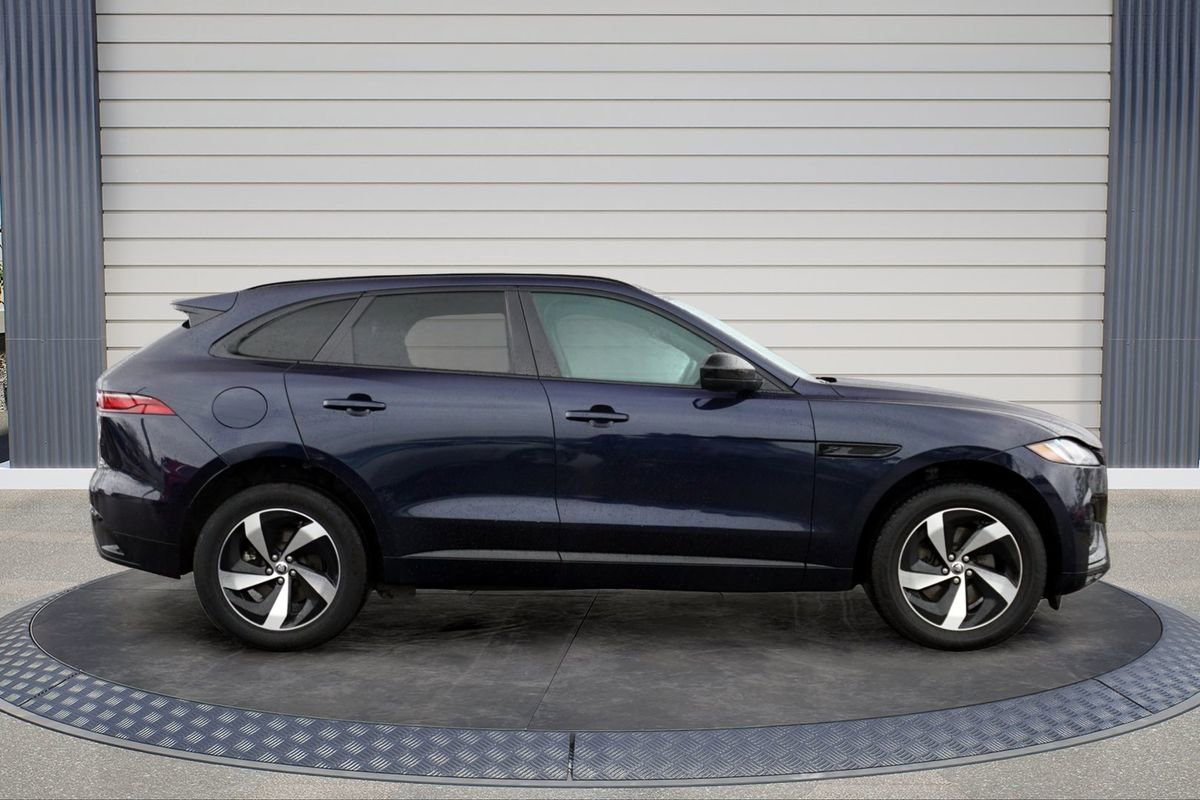 Used 2025 Jaguar F-PACE R-Dynamic S image 8