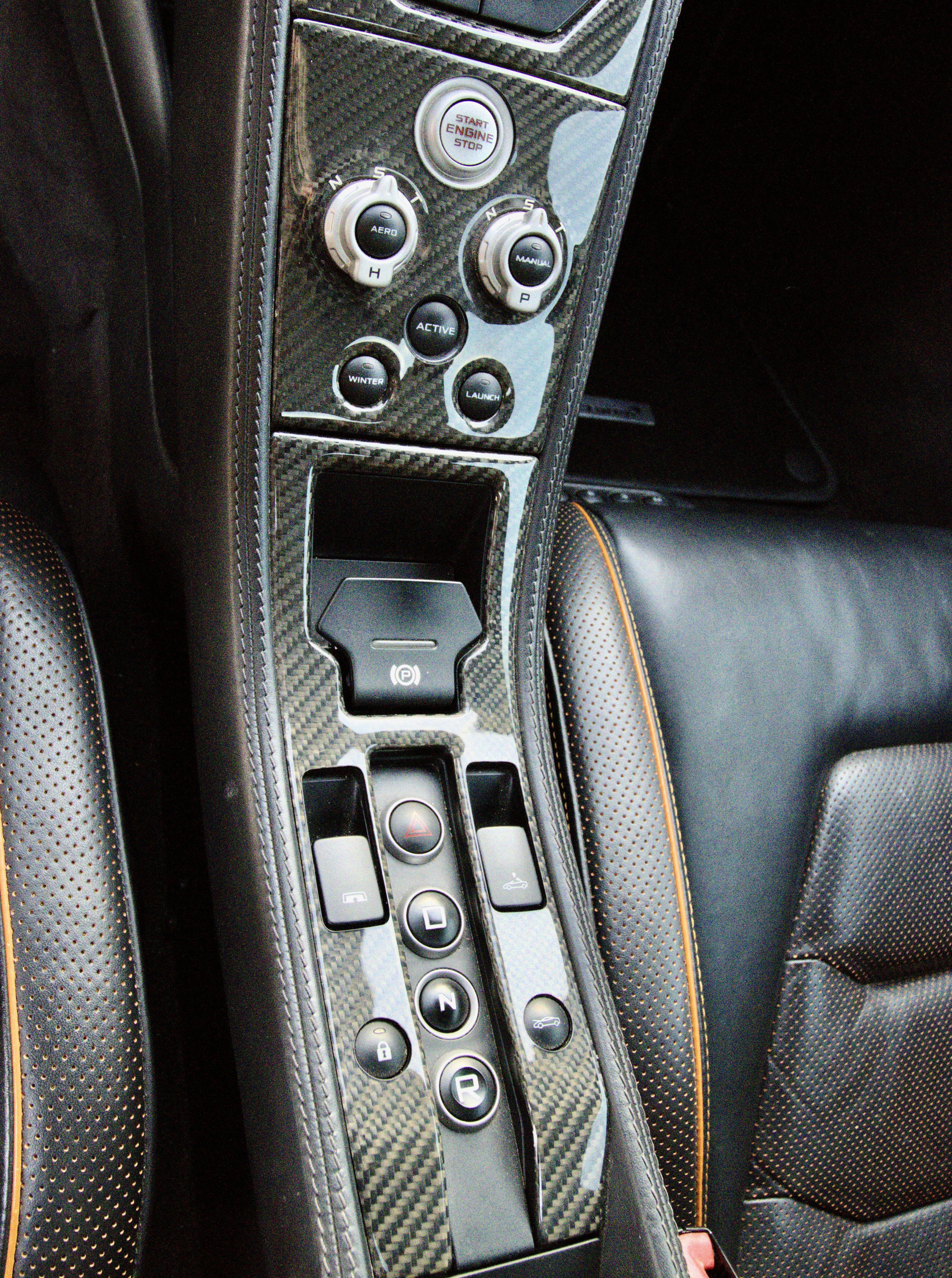 Used 2015 McLaren 650S Spider RWD image 20