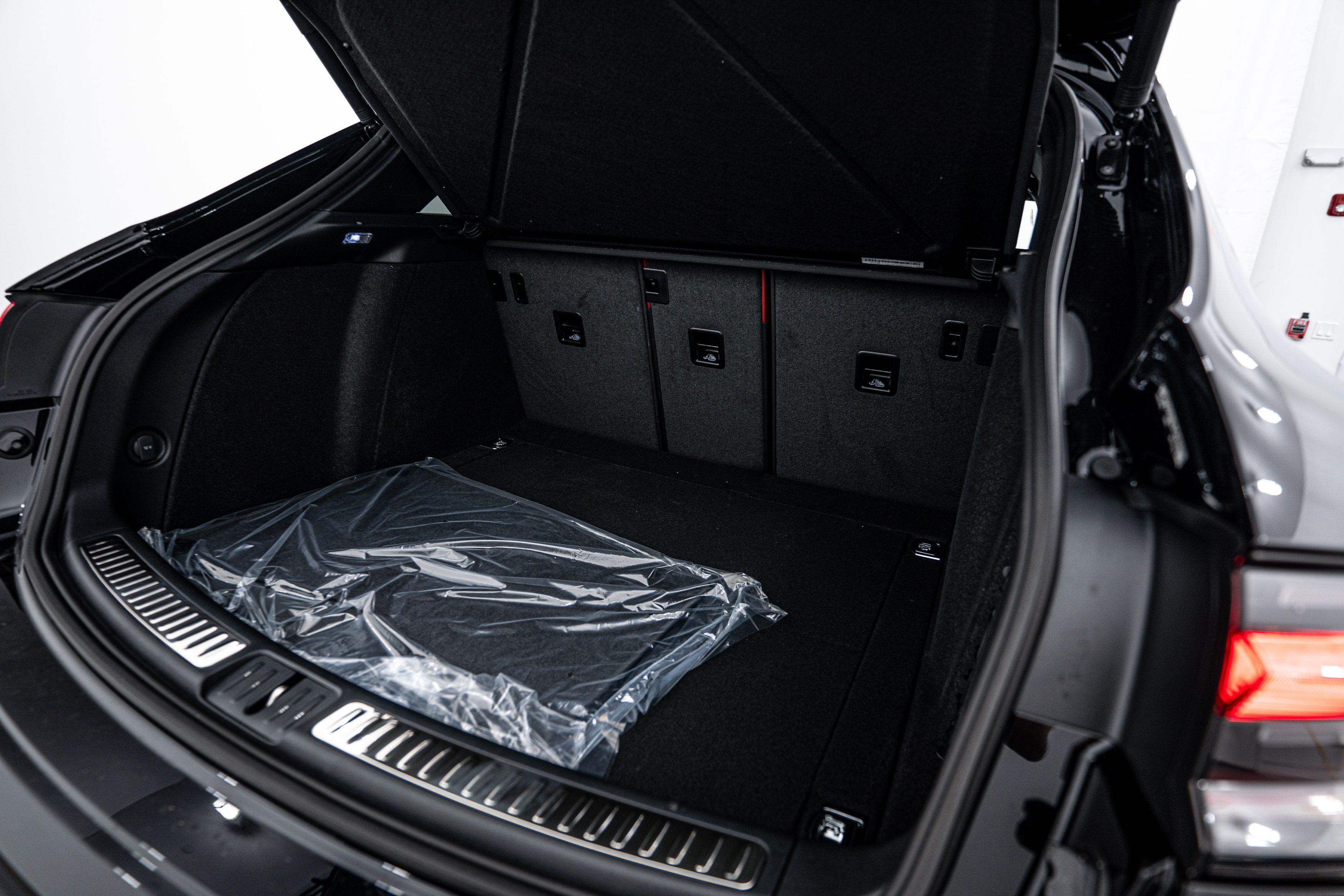 New 2025 Porsche Macan image 25