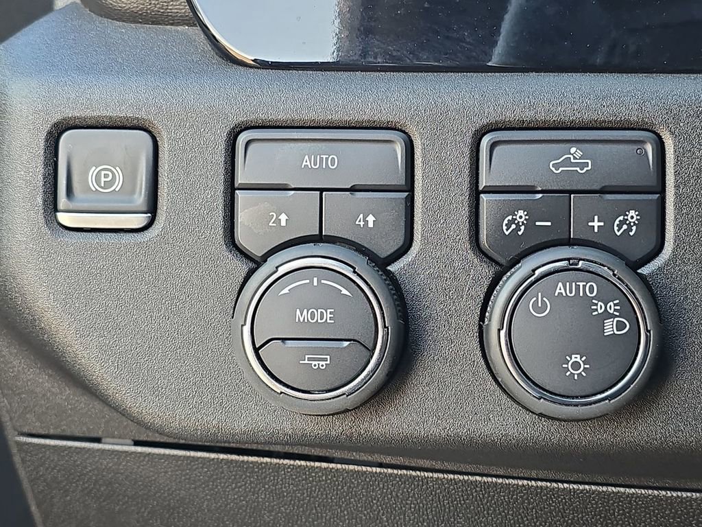 Certified 2025 Chevrolet Silverado 1500 LT image 18