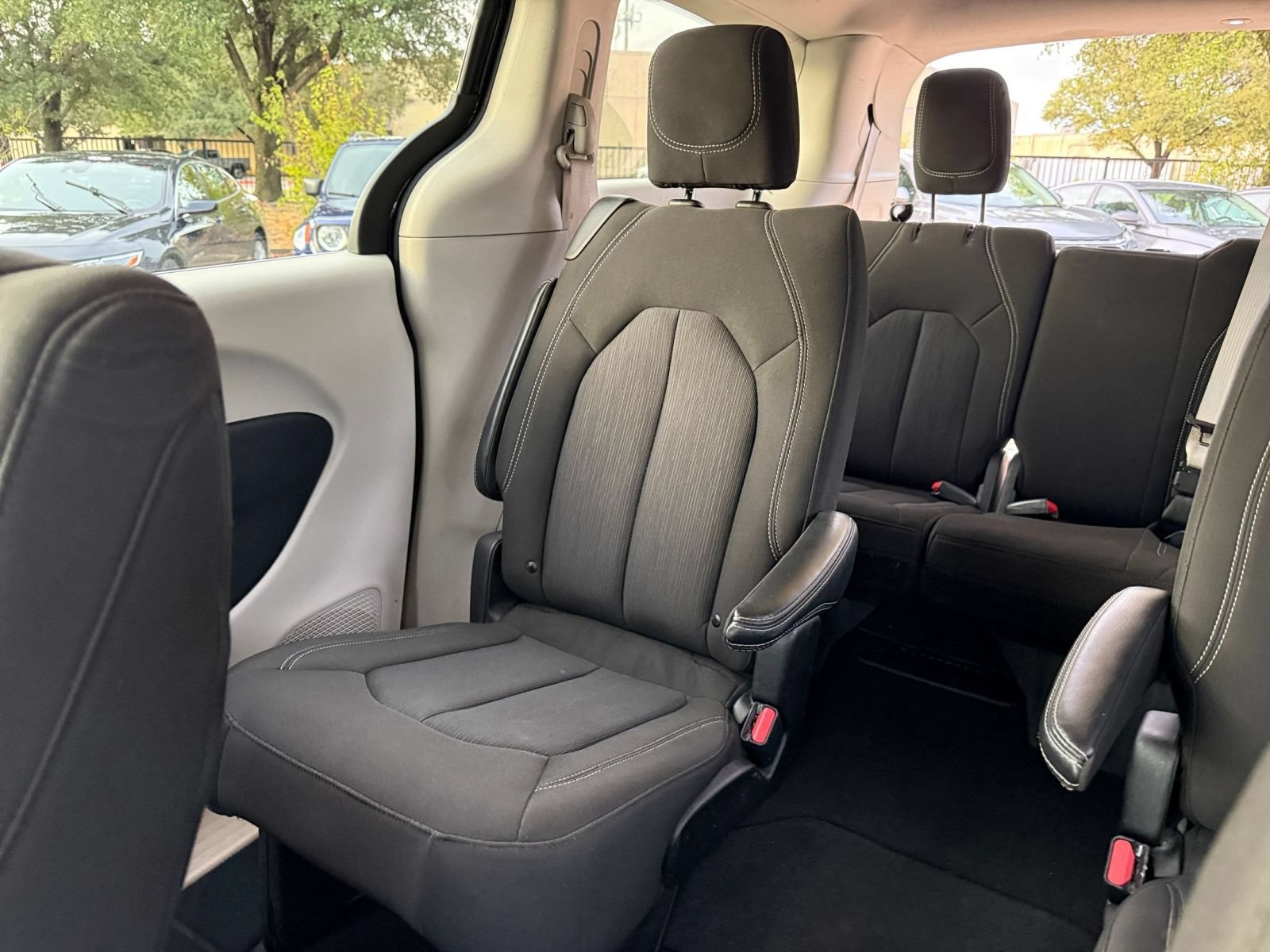 Used 2023 Chrysler Voyager LX FWD image 40