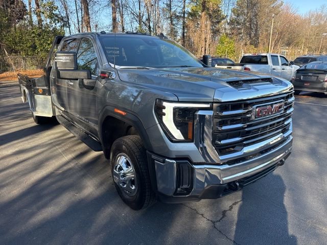 Used 2024 GMC Sierra 3500 SLE w/ SLE Convenience Package image 7