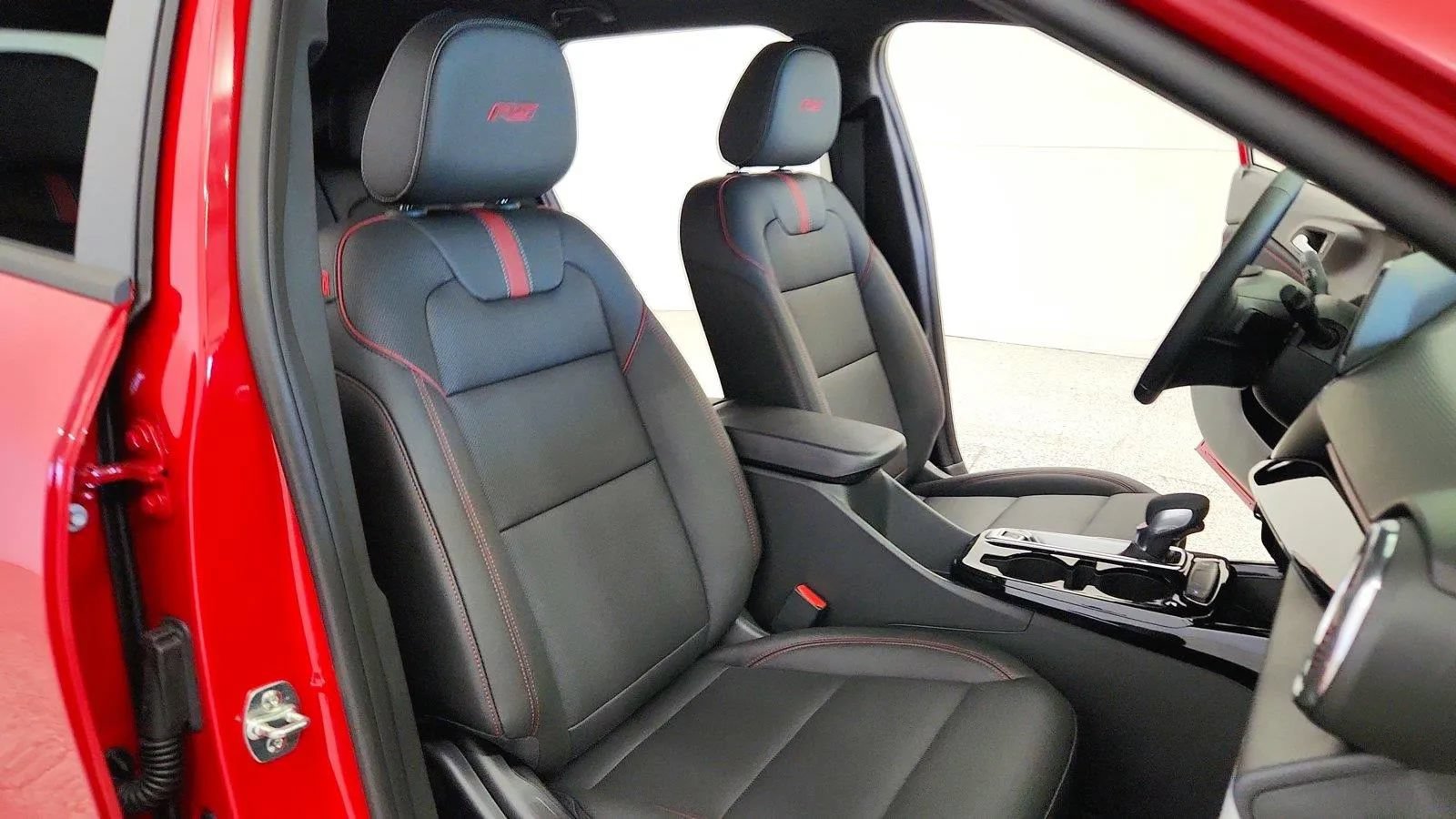 New 2026 Chevrolet Trax RS w/ Driver Confidence Package FWD image 30