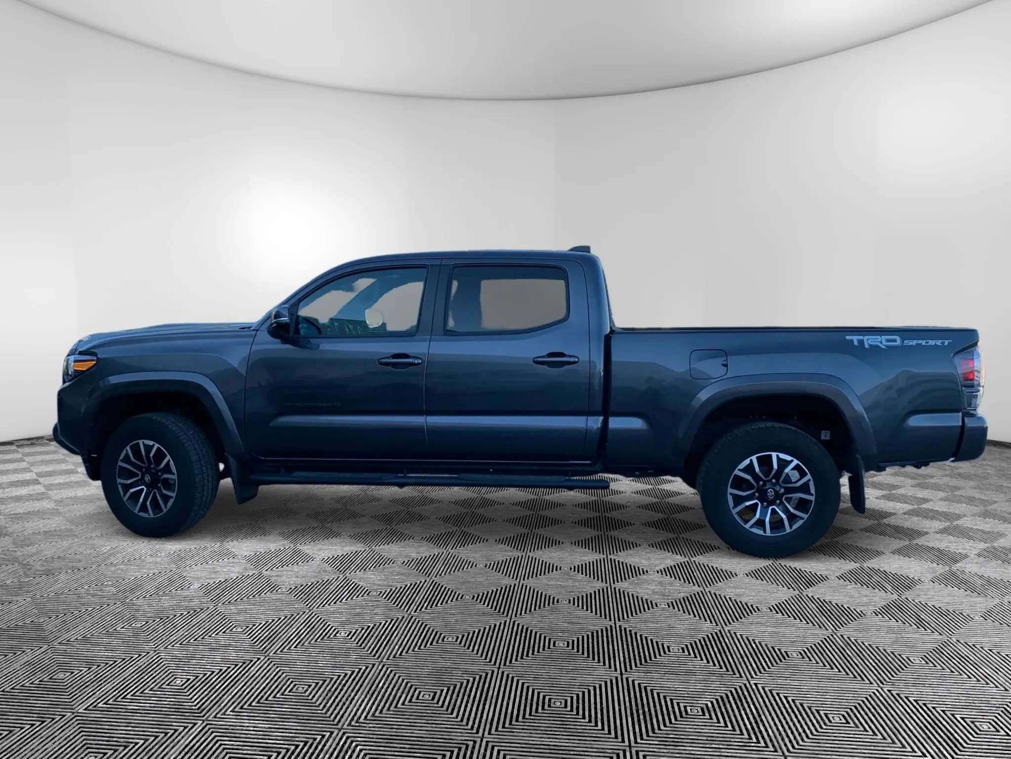 Used 2022 Toyota Tacoma TRD Sport w/ TRD Premium Sport Package image 9