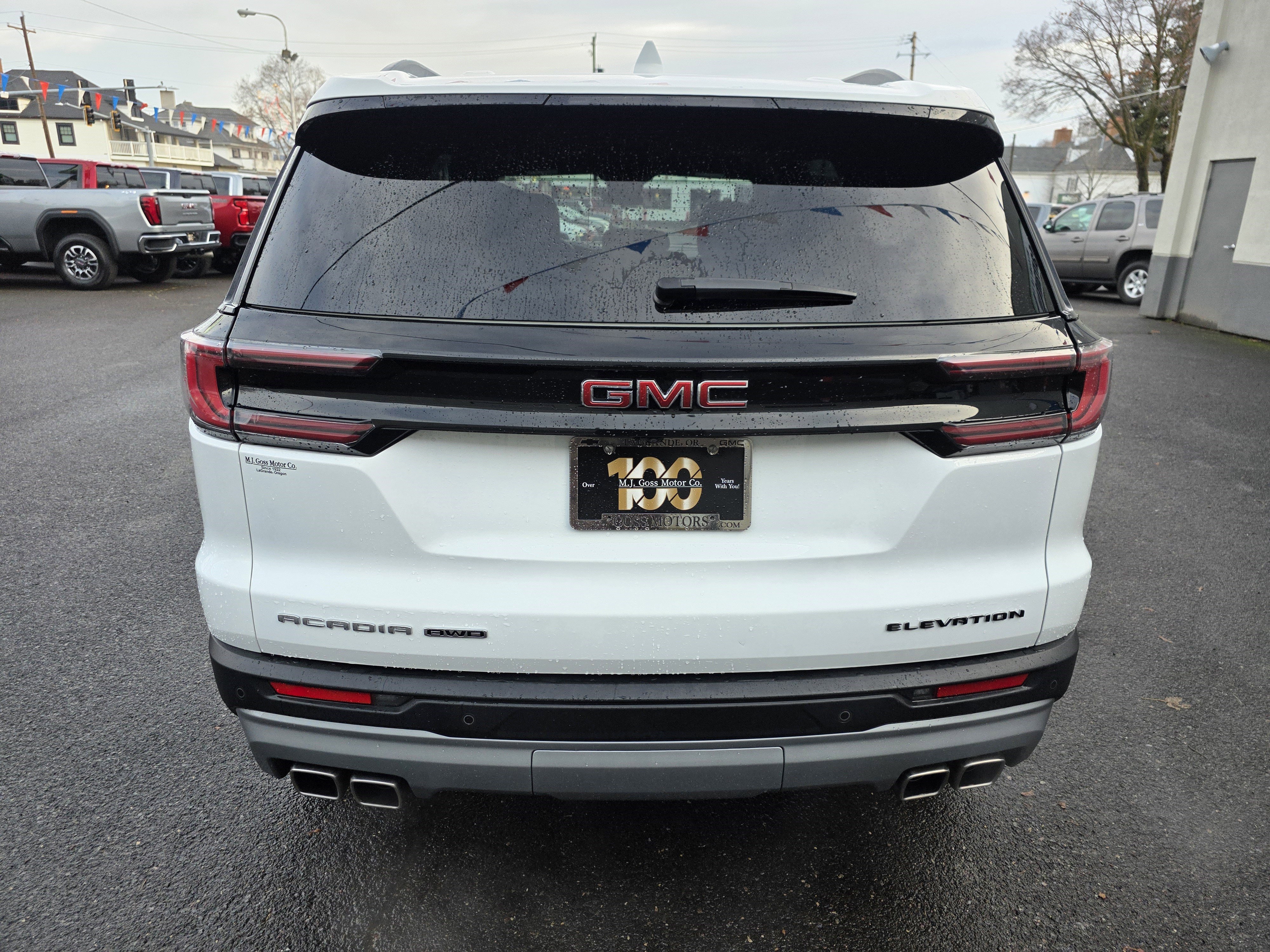 Used 2025 GMC Acadia Elevation image 7