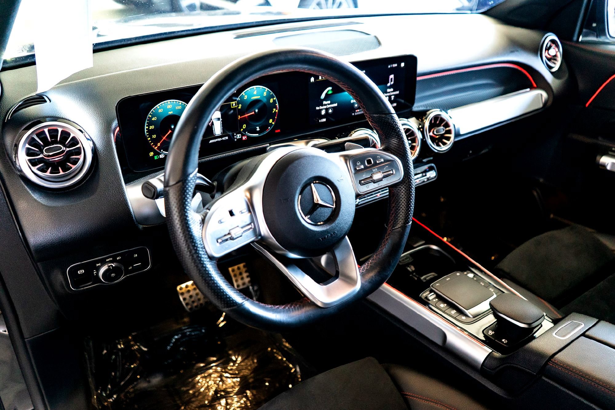Certified 2022 Mercedes-Benz GLB 35 AMG 4MATIC image 16
