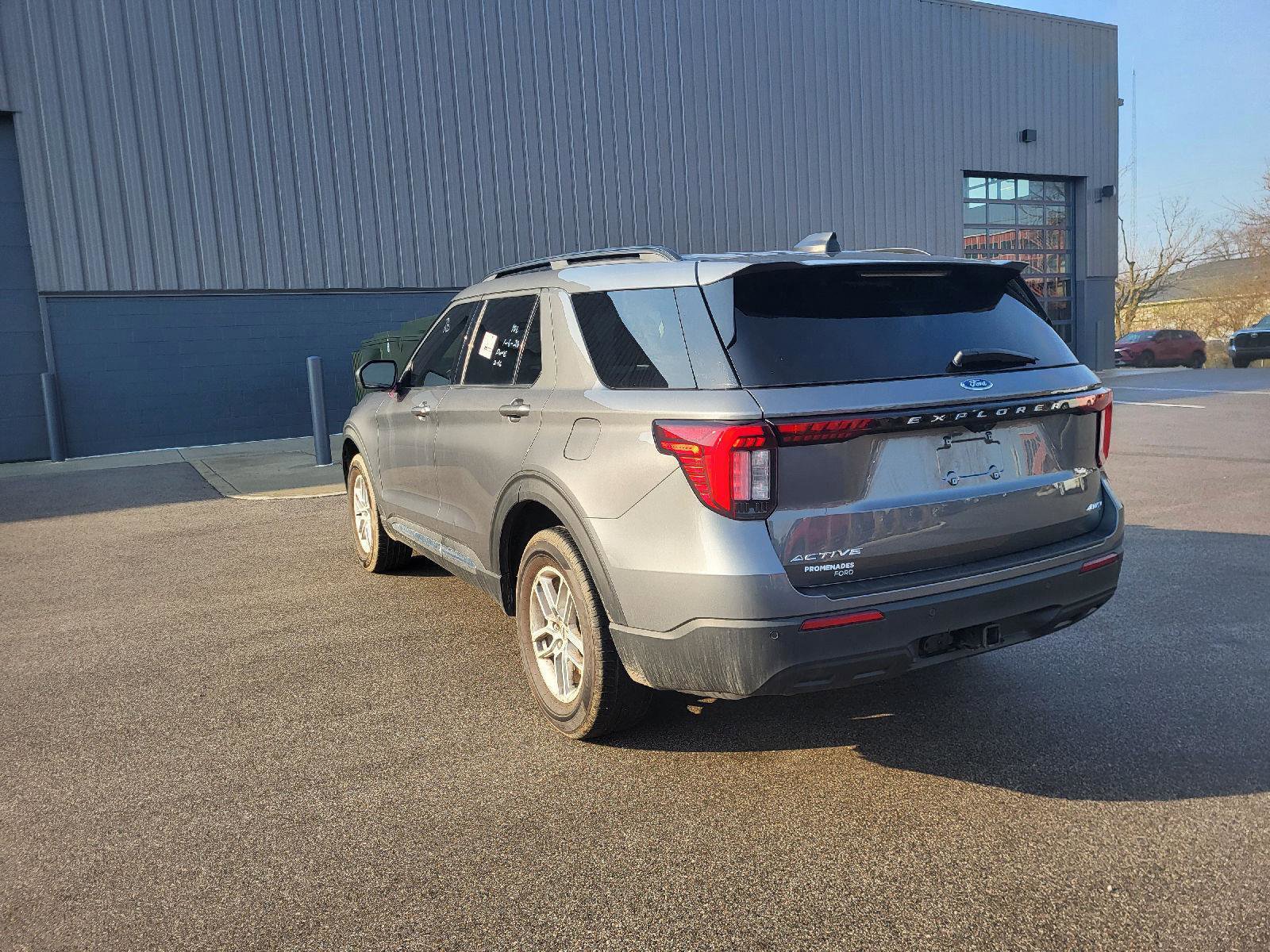 Used 2025 Ford Explorer Active image 5