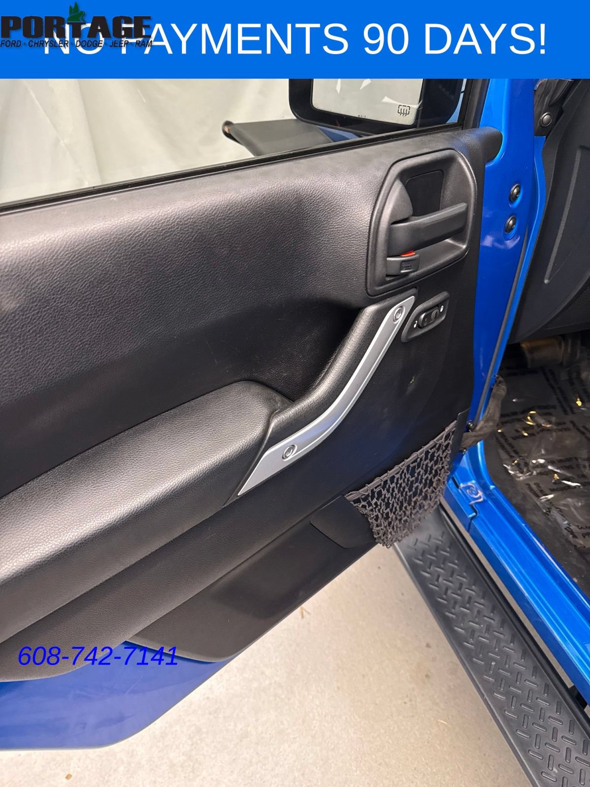 Used 2016 Jeep Wrangler Unlimited Sahara w/ Connectivity Group AWD/4WD image 12