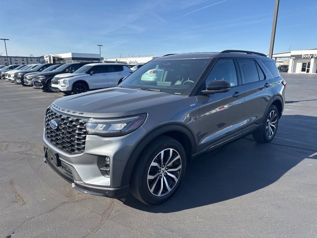 Used 2025 Ford Explorer ST-Line image 9