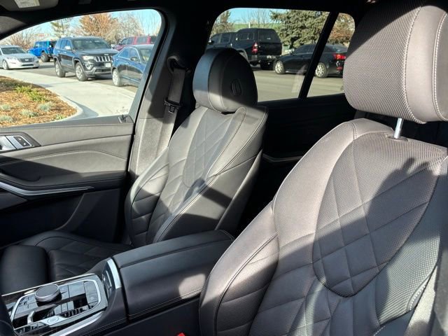 Used 2025 BMW X5 xDrive40i w/ Premium Package image 12