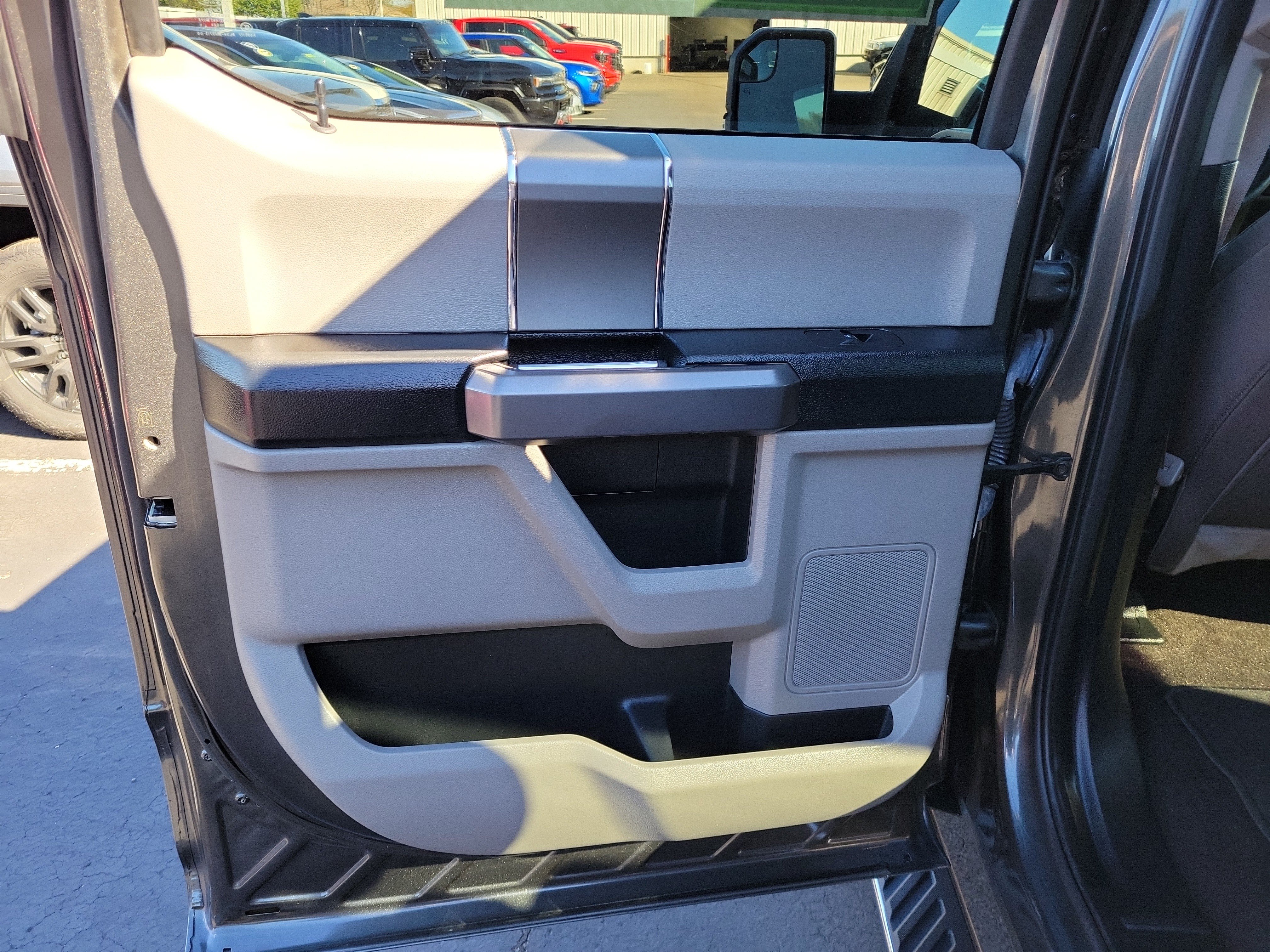 Used 2020 Ford F150 XLT w/ Equipment Group 302A Luxury AWD/4WD image 13