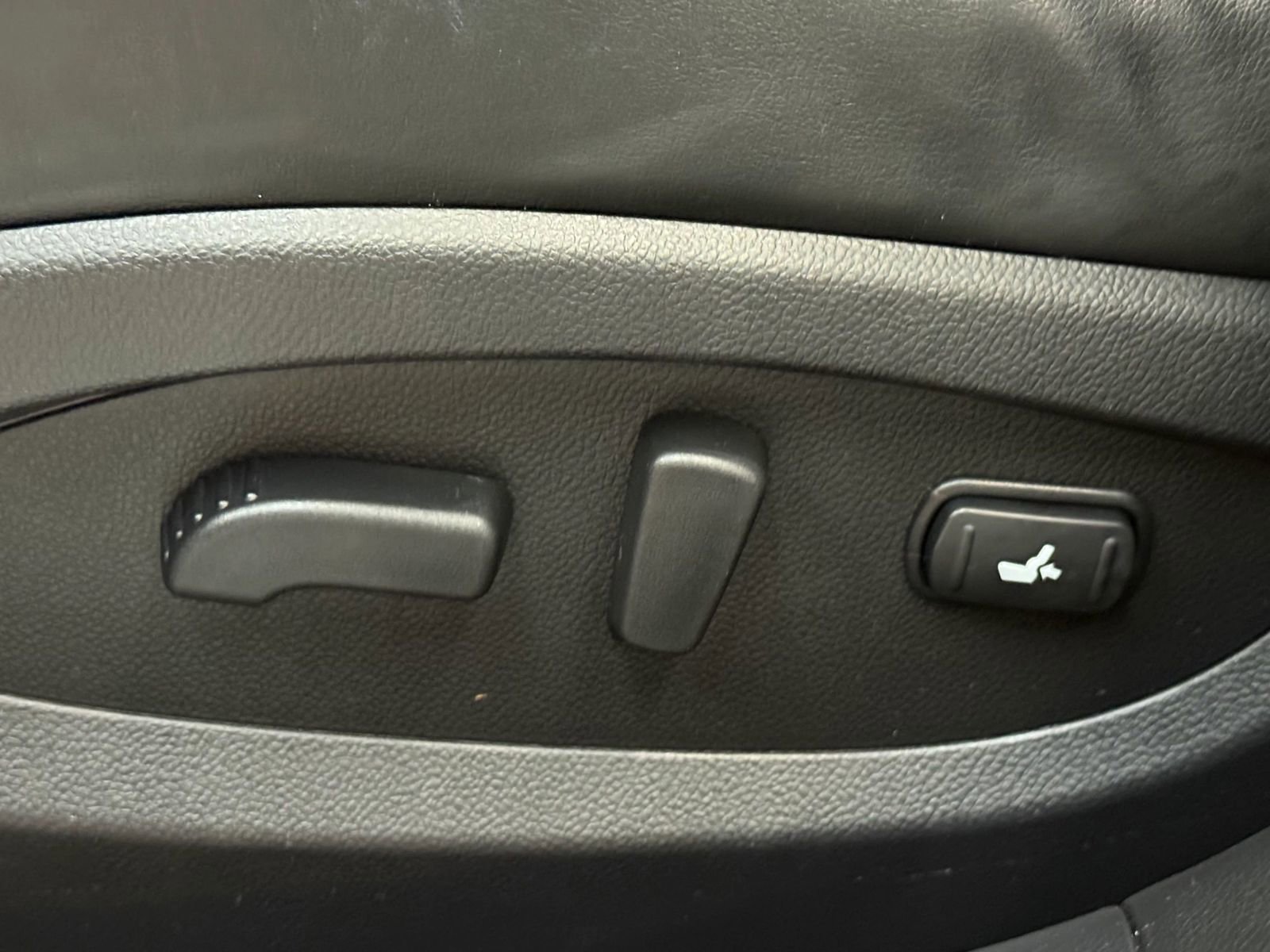 Used 2016 INFINITI QX70 2WD image 26