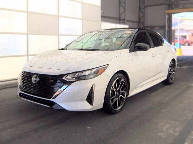 Used 2025 Nissan Sentra SR w/ SR Premium Package FWD image 3