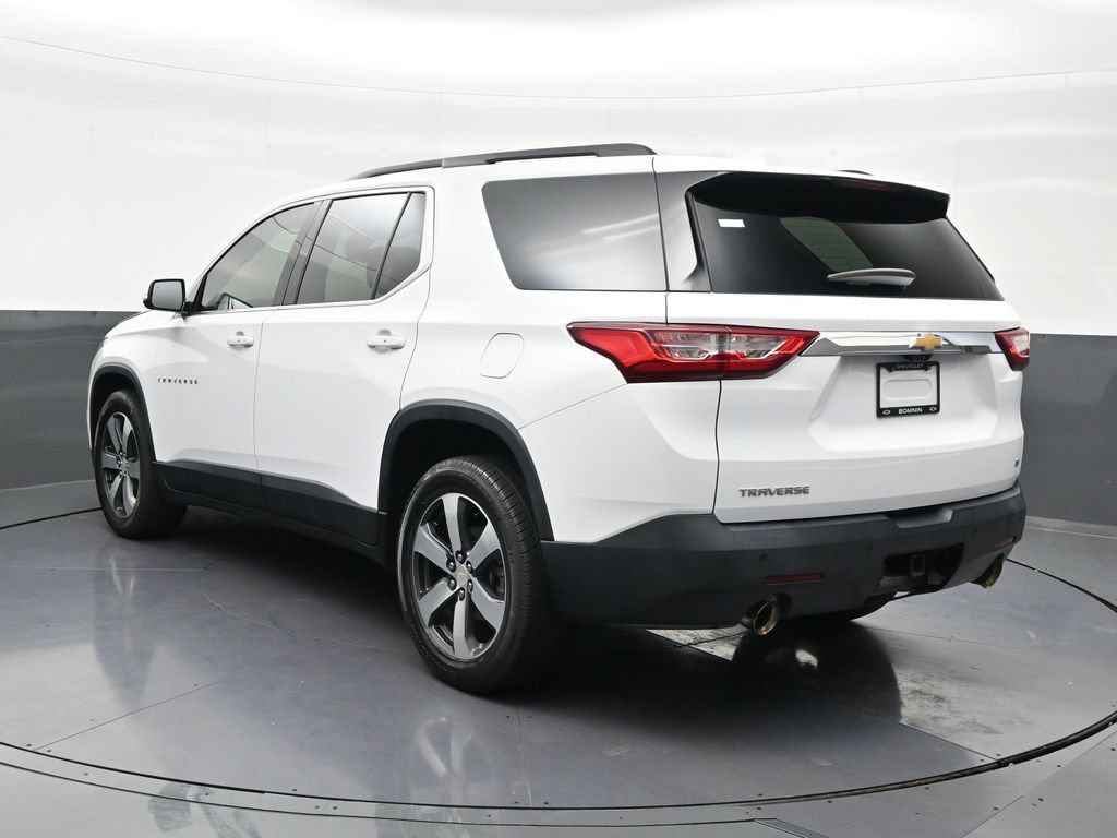 Used 2019 Chevrolet Traverse LT w/ LT Premium Package FWD image 3