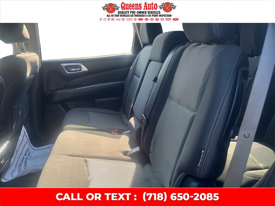 Used 2019 Nissan Pathfinder S AWD/4WD image 11