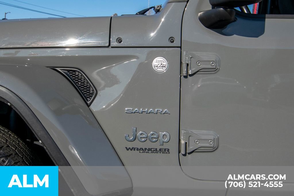 Used 2022 Jeep Wrangler Unlimited Sahara w/ Dual Top Group image 9