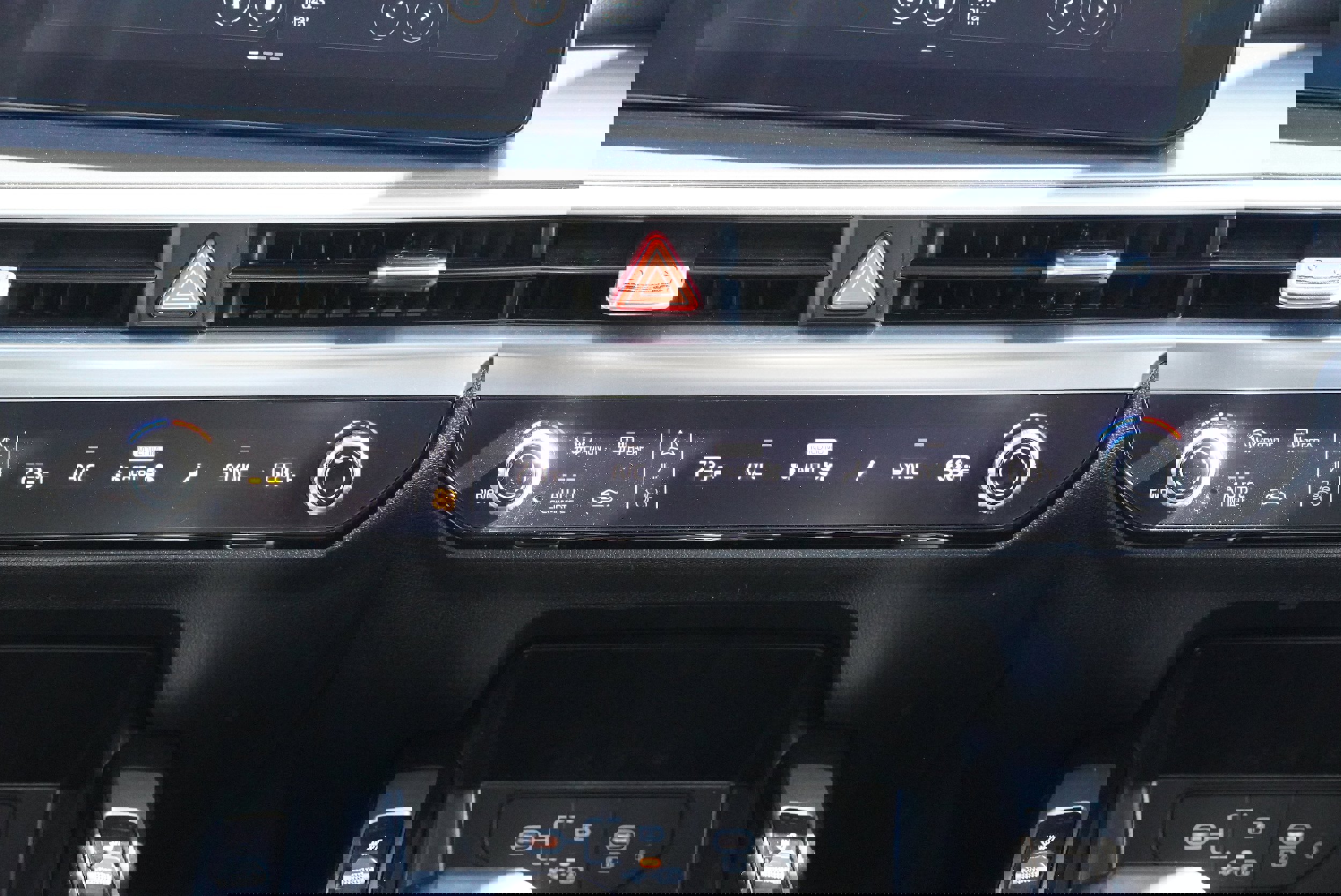 Used 2024 Kia Sorento S image 35