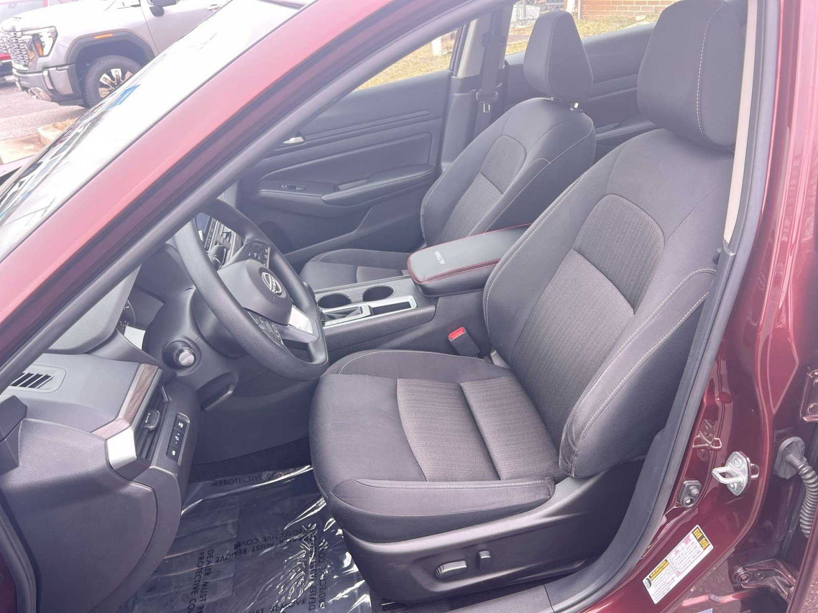 Used 2025 Nissan Altima 2.5 SV image 13