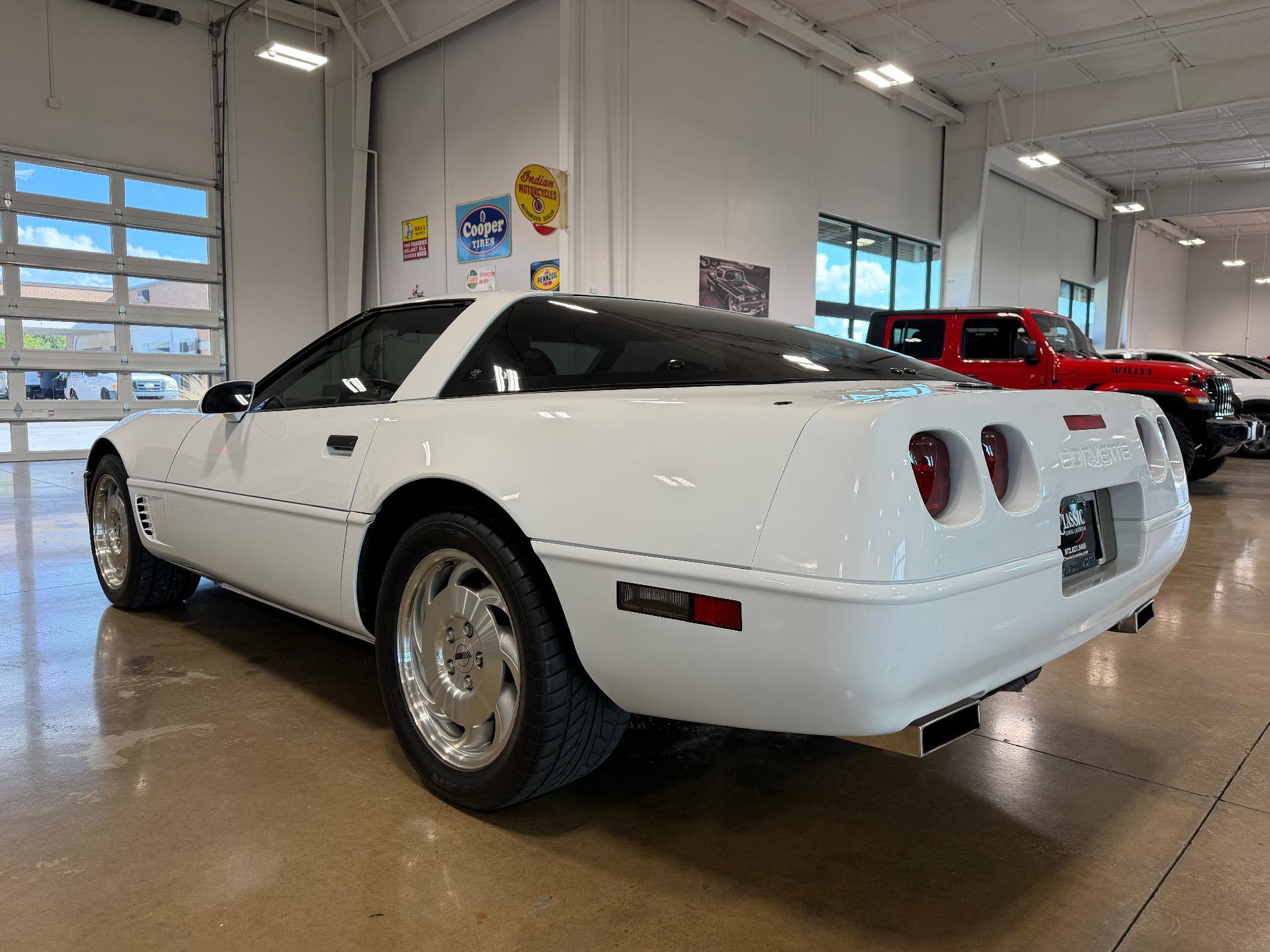 Used 1995 Chevrolet Corvette Coupe image 5