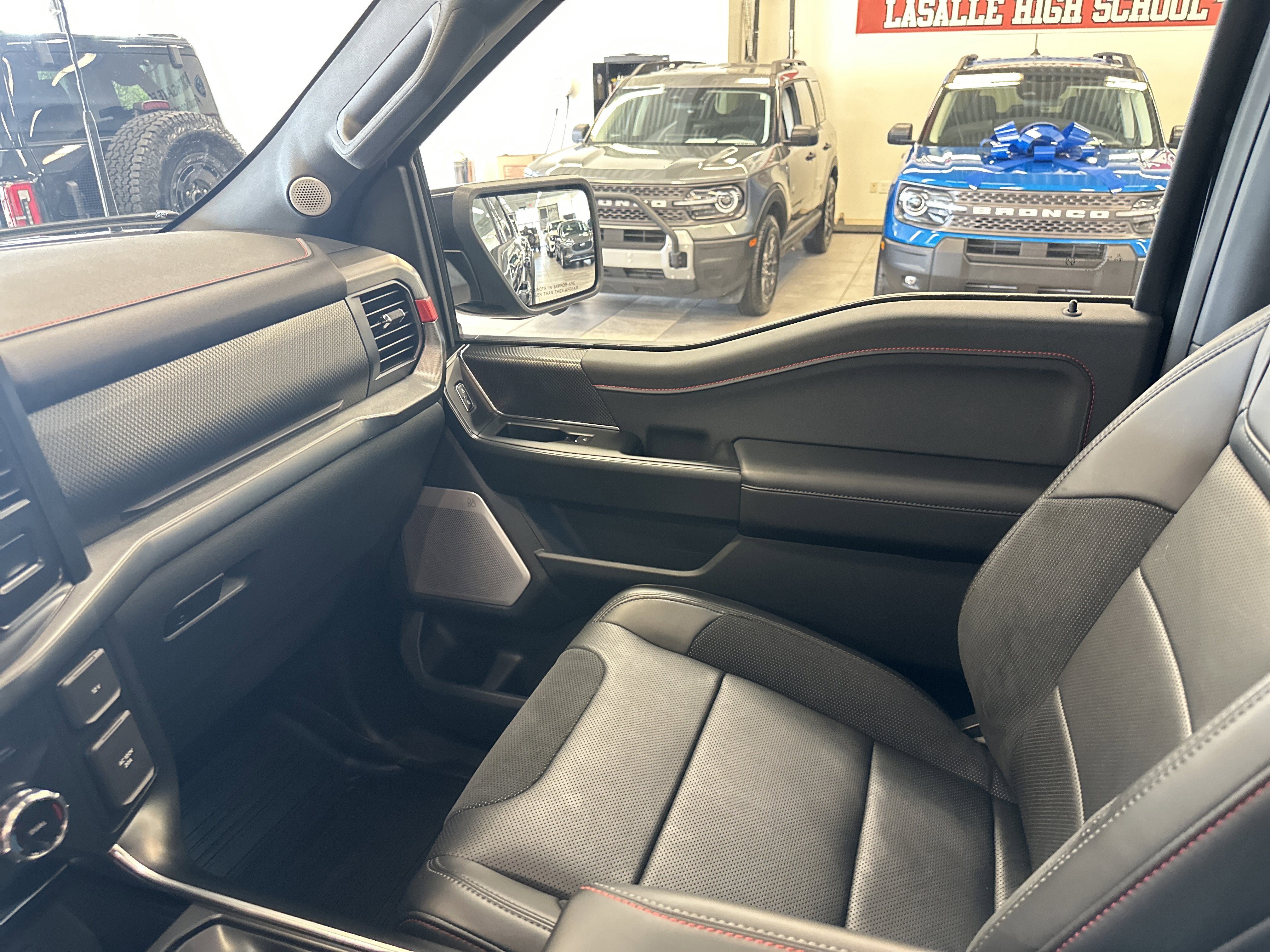 Used 2025 Ford F150 Raptor image 27