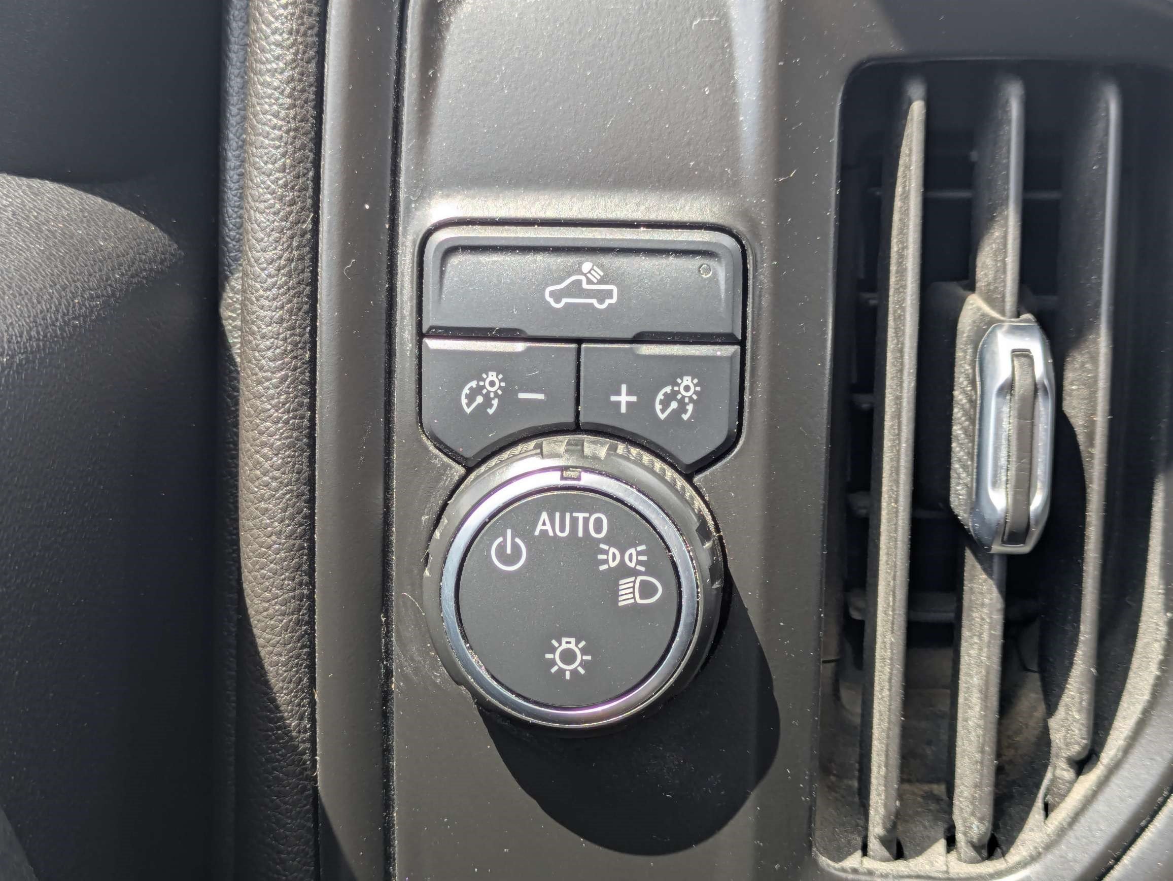 Used 2021 Chevrolet Silverado 1500 Custom RWD image 21