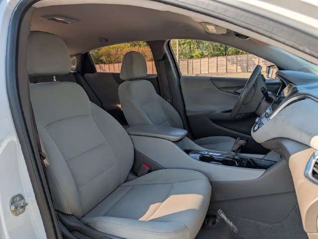 Used 2019 Chevrolet Malibu LT FWD image 24